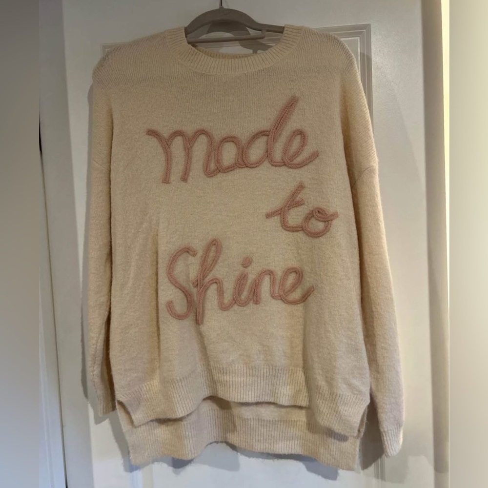 Boutique “Made to Shine” sweater